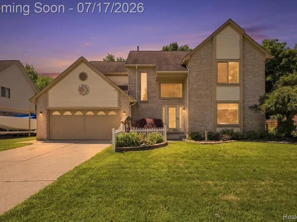 28108 Ruby Ct, Chesterfield, MI 48047