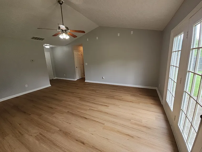 405 Parker Pl — Photo 10
