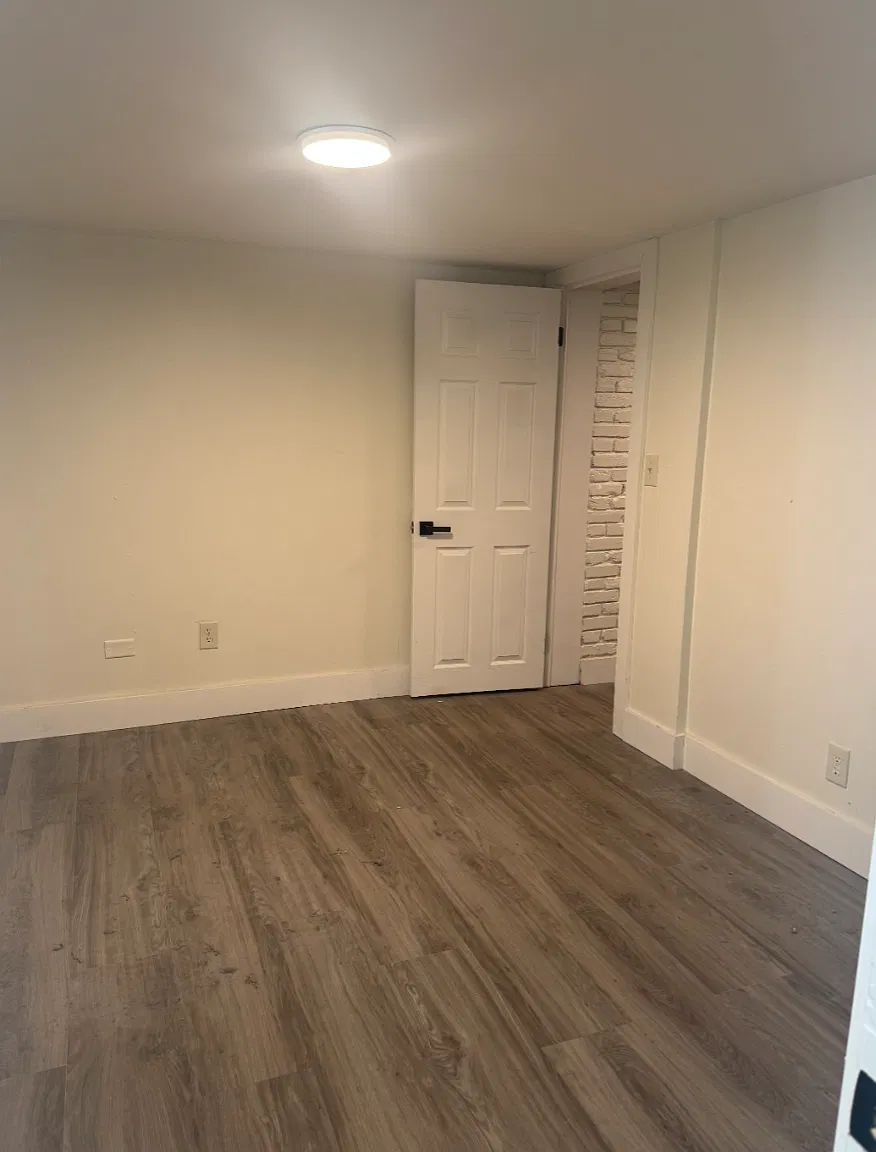 1 bed, 1.0 bath, $895 — Photo 3