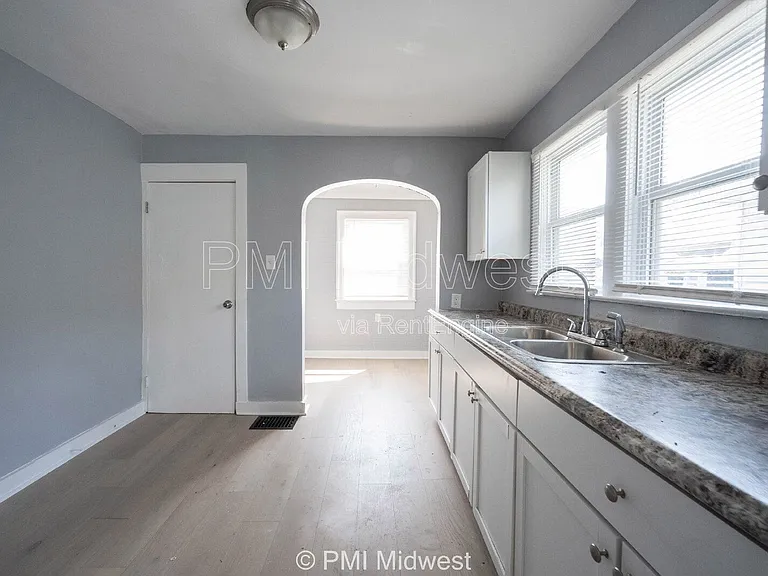 1321 N Ewing St — Photo 13