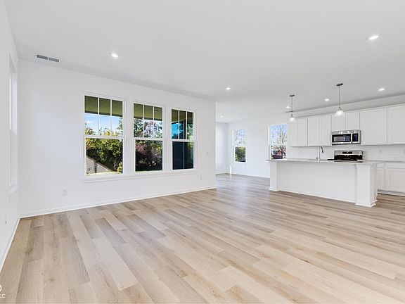 5th image of 7408 Cella Ln