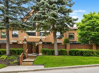 100 Hillside Dr #27, Ottawa, ON K1K 4J4