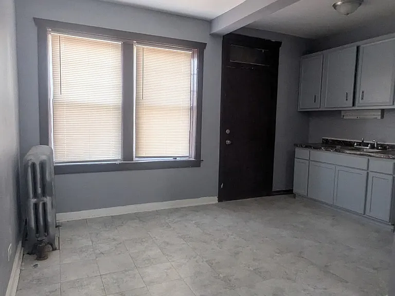 8118 S Drexel Ave #3E — Photo 1