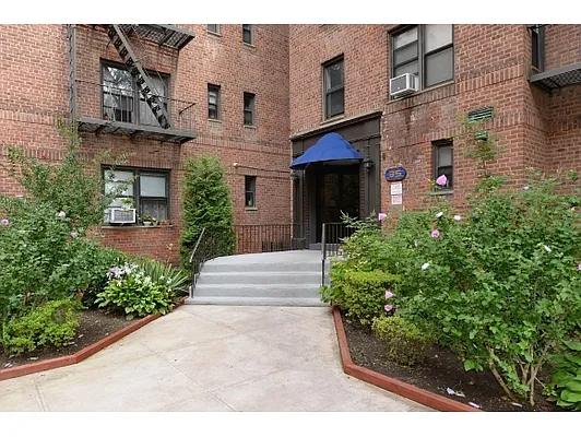 Sold by Keller Williams Realty Empire | media 11