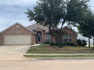 2800 Gray Rock Dr, Fort Worth, TX 76131
