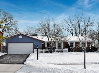 3935 Lexington Dr, Hoffman Estates, IL 60192