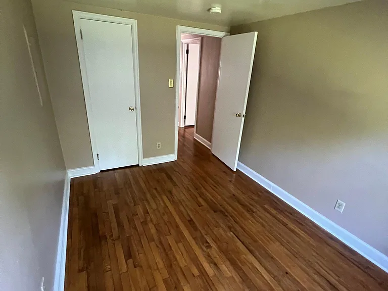 112 Meredith St — Photo 11