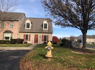 387 Stonehedge Ln, Mechanicsburg, PA 17055