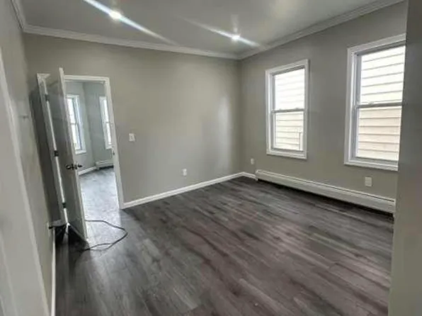1033 E 23rd St Floor 1, Paterson, NJ 07513