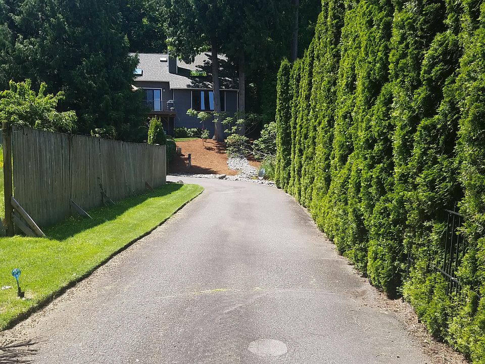 1st image of 4011 W Lake Sammamish Pkwy SE