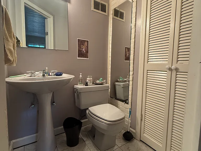 805 W Ferry St — Photo 4