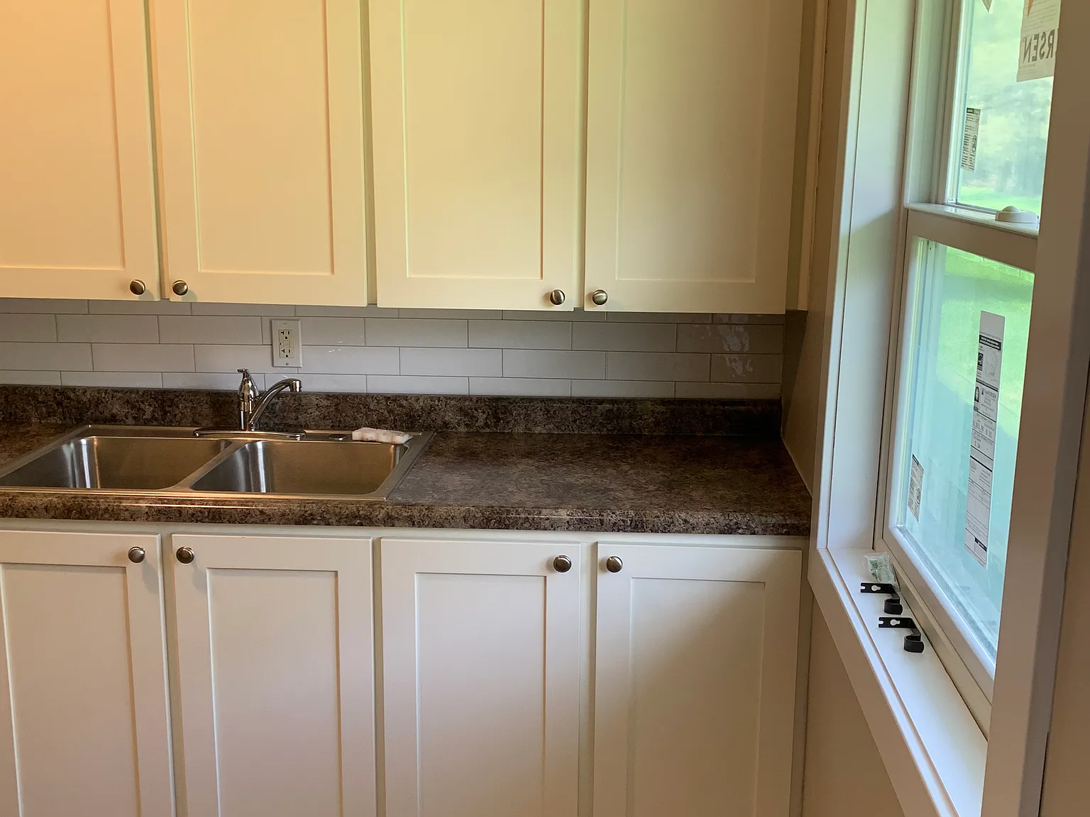 3 bed, 1000 sqft, $1,275 — Photo 2