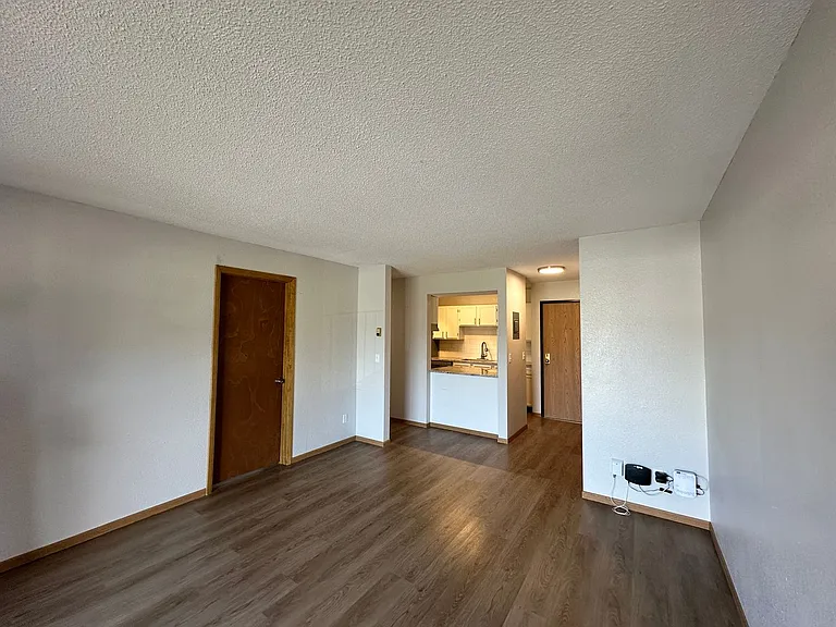 Ashwood Birchwood Apartments — Photo 35