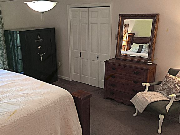 5th image of 203 Marshall Dr