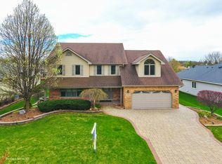 1600 Pathway Dr, Naperville, IL 60565