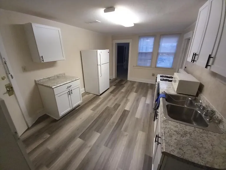 2119 Fairview Ave #3 — Photo 3