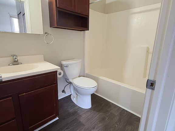 4th image of 526 W Michigan Ave APT 3
