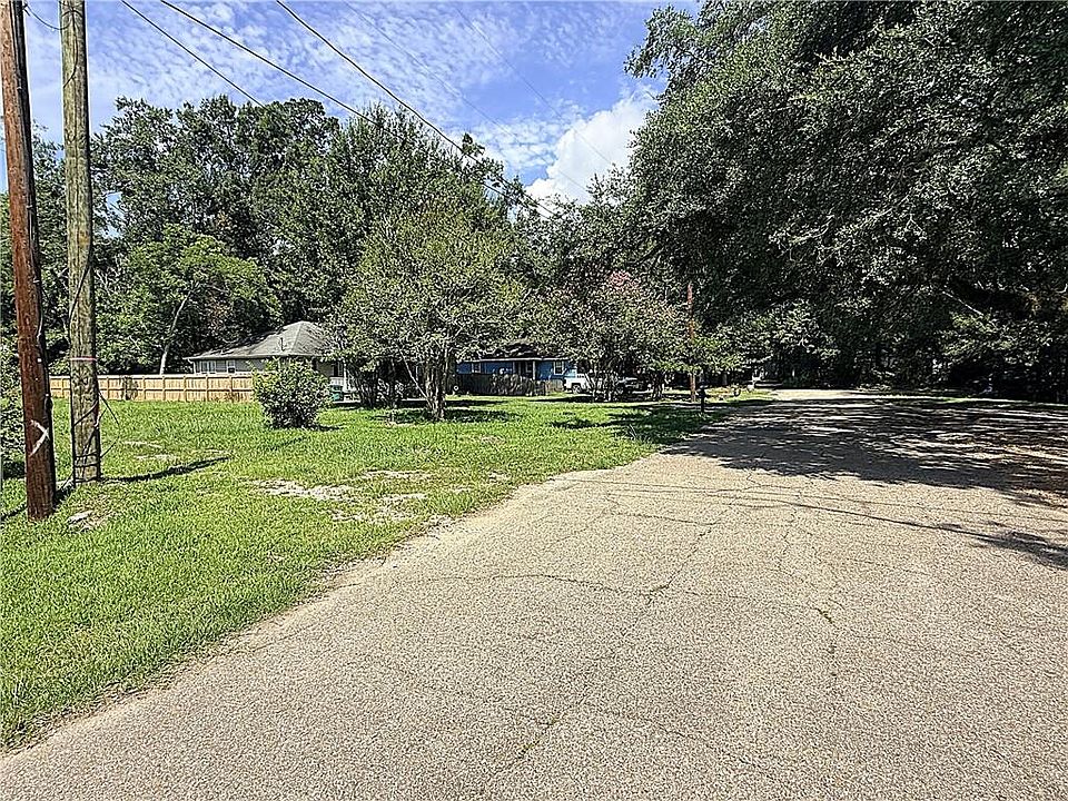 1st image of 1415 W 20th Ave