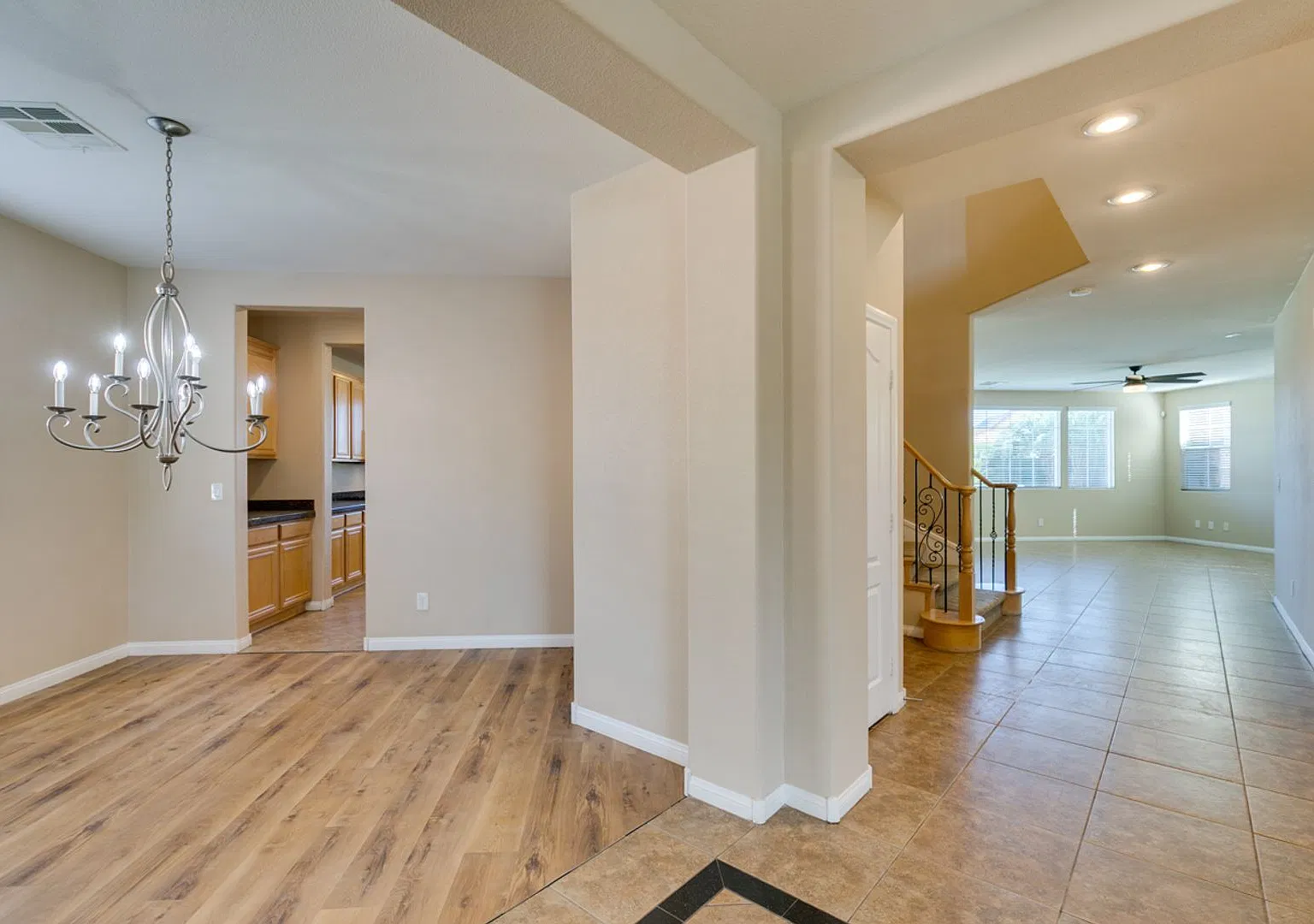 Beautiful Henderson Pool Property — Photo 3