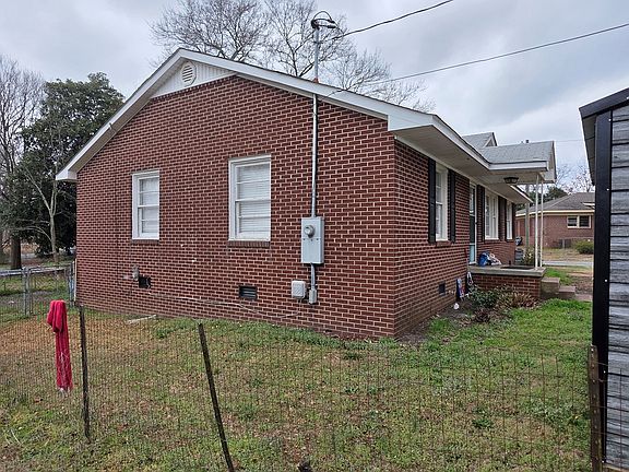 3rd image of 34 Bell St