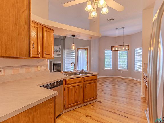 4th image of 3904 Don January Ave