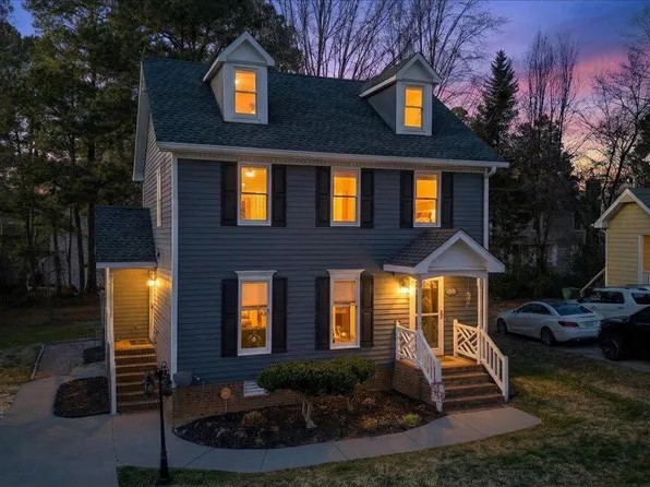 3013 Chippendale Rd, Raleigh, NC 27604