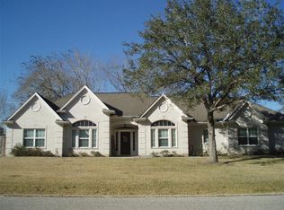 71 E County Road 136, Alvin, TX 77511