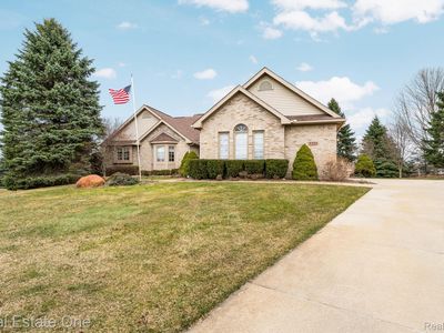 9305 Rotondo Dr, Howell, MI, 48855