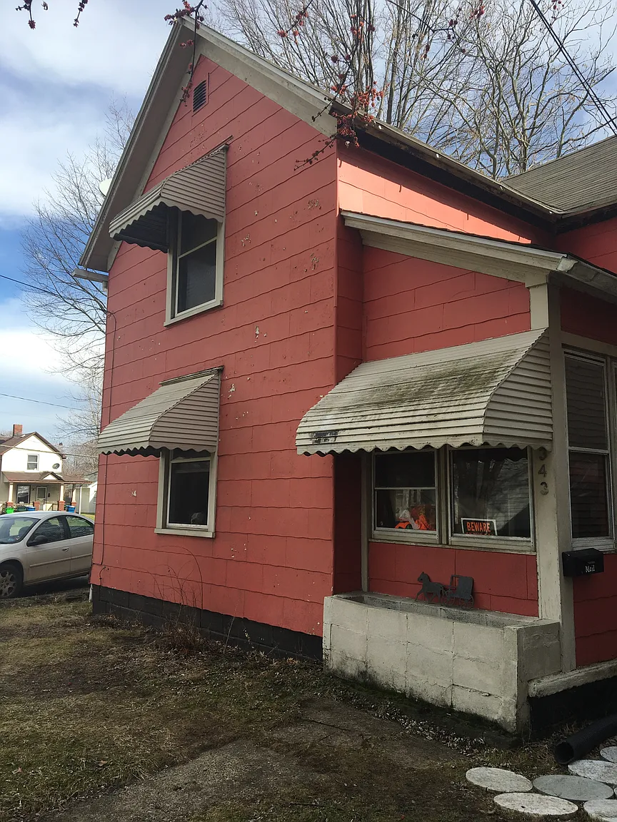 343 Newell St photo 1