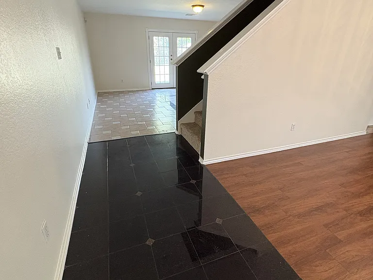 8215 Stagwood Hl — Photo 12