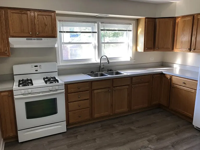 1911 Dewes St #1911 — Photo 9