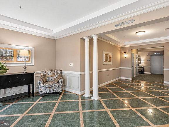 3rd image of 800 Edelen Station Pl APT 204