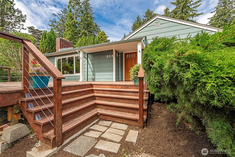 4th image of 203 N 34th Street