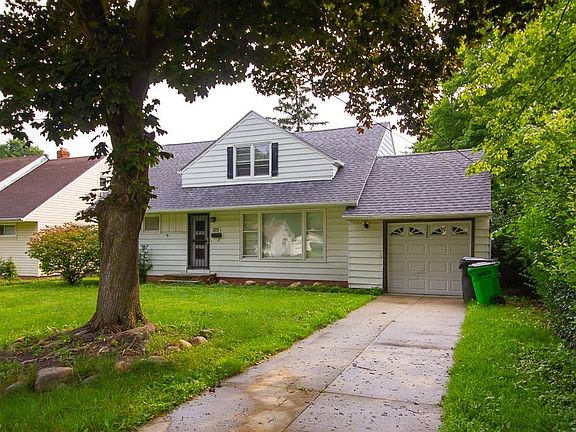 2nd image of 325 Greenvale Dr