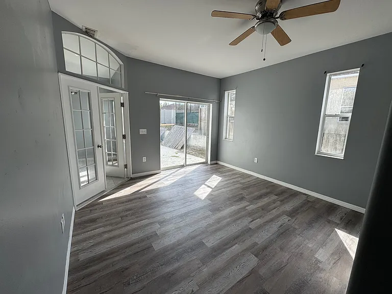6156 Nantucket Ln — Photo 2