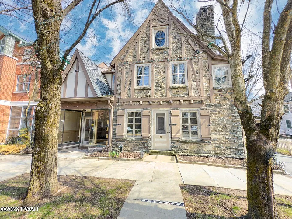 219 Broad St #2