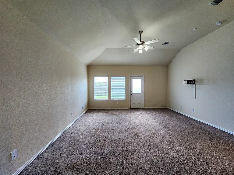 2119 Del Mar Dr — Photo 9
