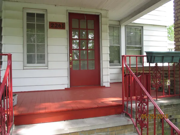 2261 Briarwood Rd, Cleveland Heights, OH 44118