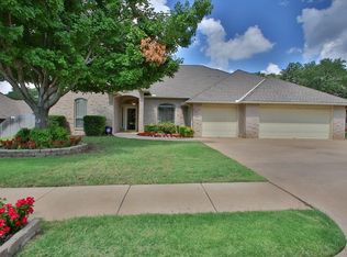 9 Shelton Pl, Edmond, OK 73034