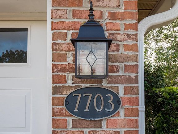 7703 Deerwood Point Ct