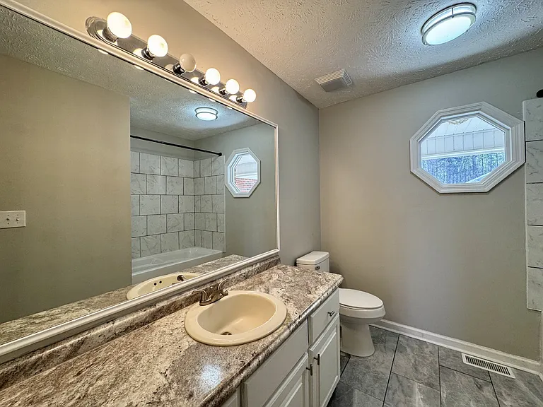 204 Fair Oaks Dr — Photo 14