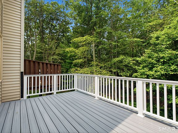 3rd image of 6 Uplands Way #6