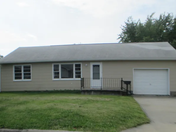 838 W Thomas St, Marshall, MO 65340