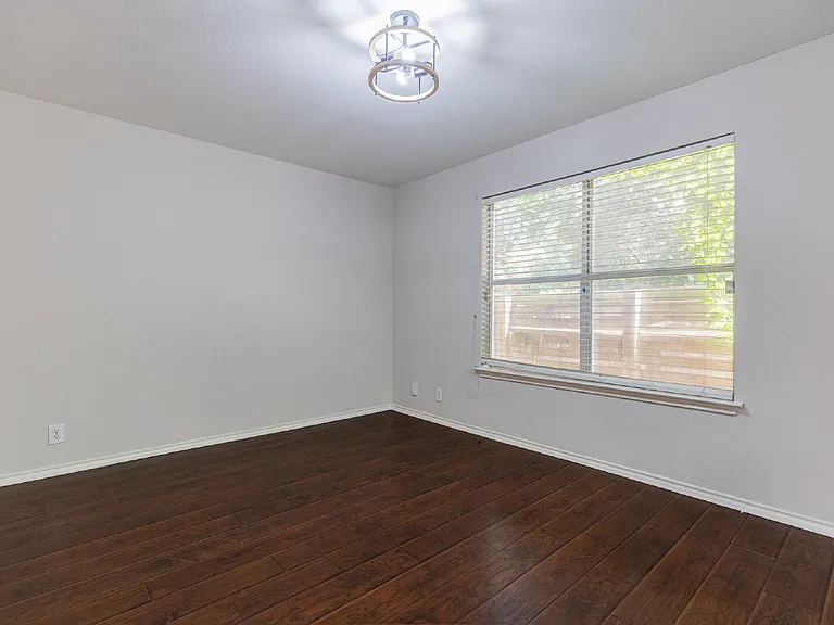 3604 Meade St — Photo 8
