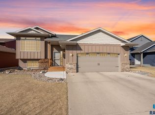 4717 S Wassom Ave, Sioux Falls, SD 57106