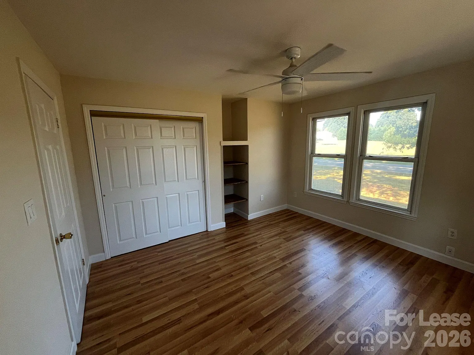 2 bed, 1.0 bath, $1,300 — Photo 3