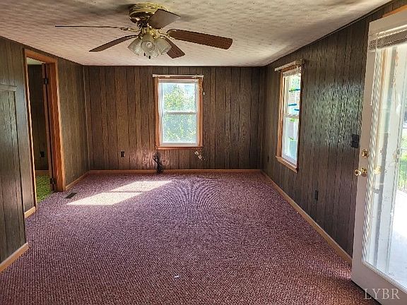 3rd image of 1354 Walnut Ave