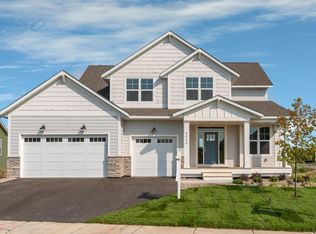 9040 Lakeside Dr, Victoria, MN 55386