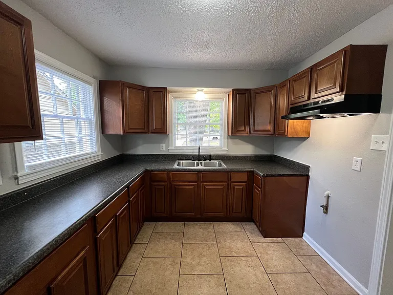 505 Haynes St — Photo 11