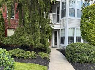 1 Inverness Cir, Marlton, NJ 08053